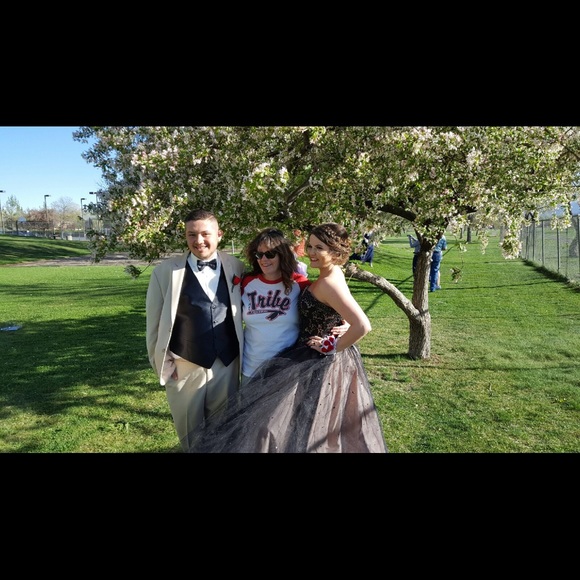 Black and champagne ball gown prom dress! $350 OBO - Picture 2 of 2